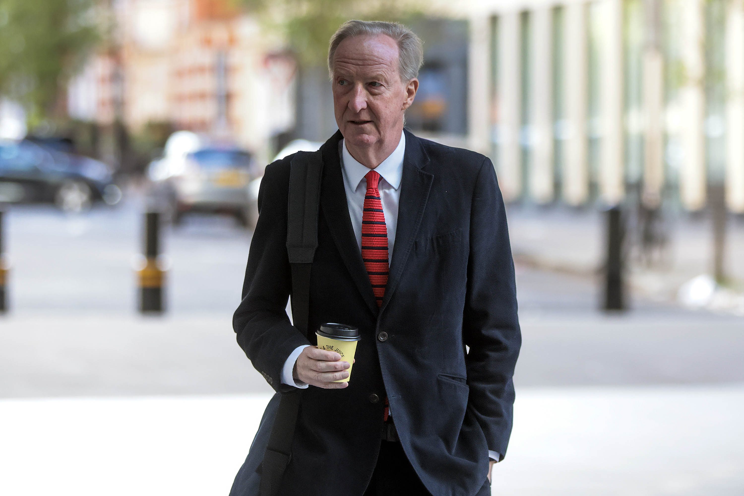 A murit Sir Alex Younger, șeful MI6 care a ajutat România „eficient, loial și discret”