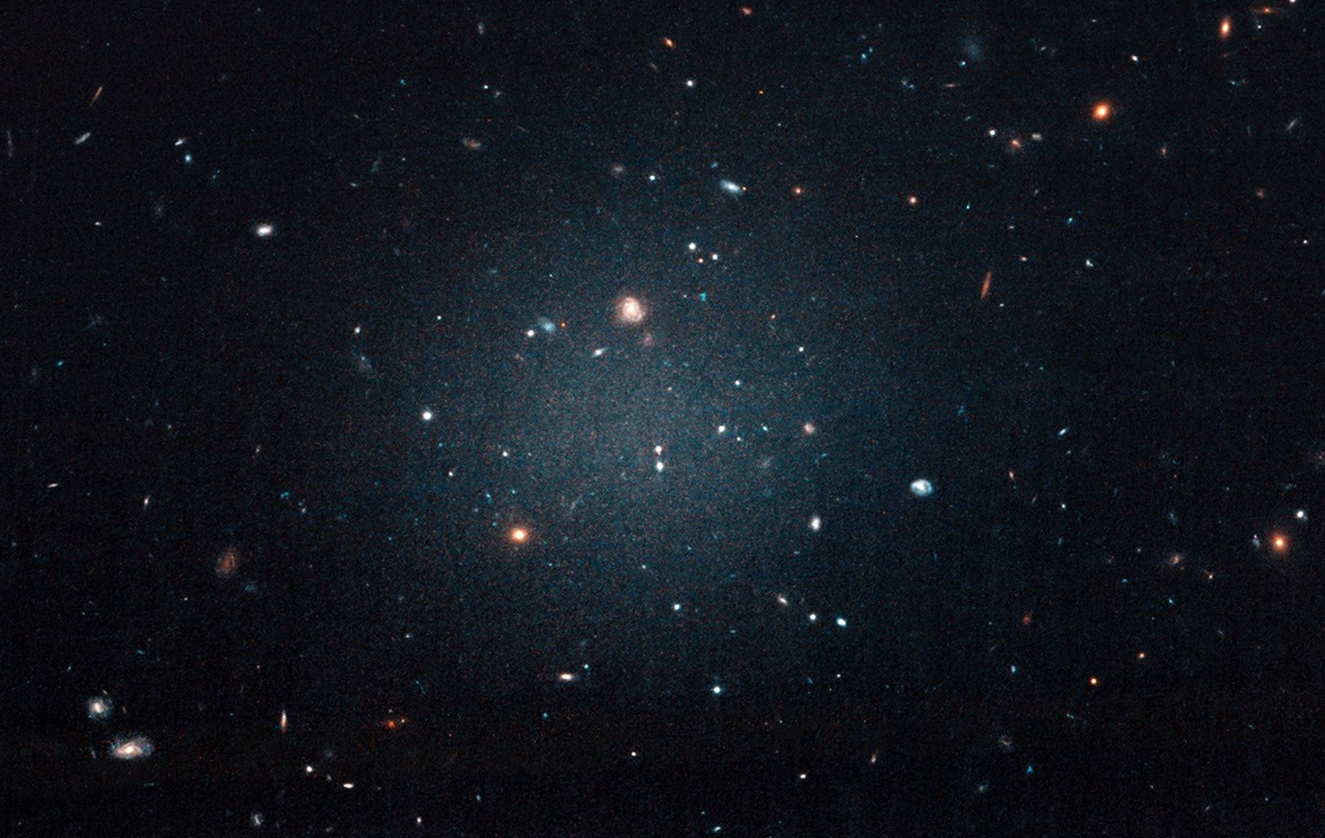 A treia galaxie fără materie întunecată, descoperită la 67 de milioane de ani-lumină