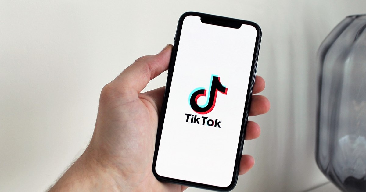 Adolescentă de 15 ani în moarte cerebrală după provocarea Benadryl de pe TikTok