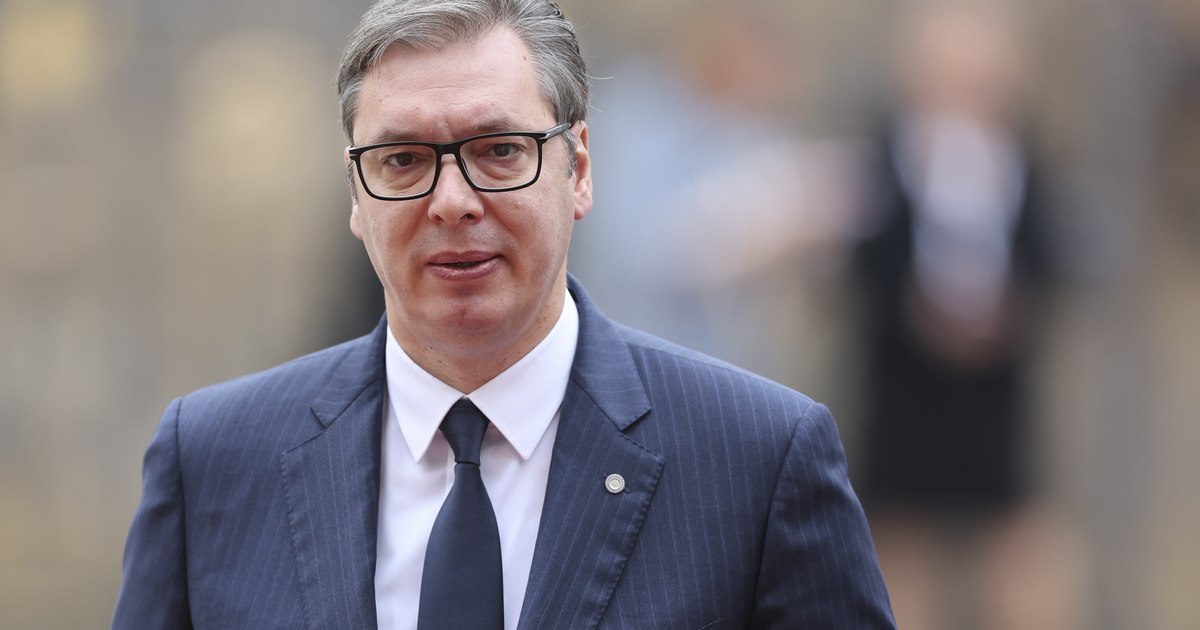 Aleksandar Vucic anunță că va demisiona în câteva săptămâni și cere alegeri anticipate în Serbia