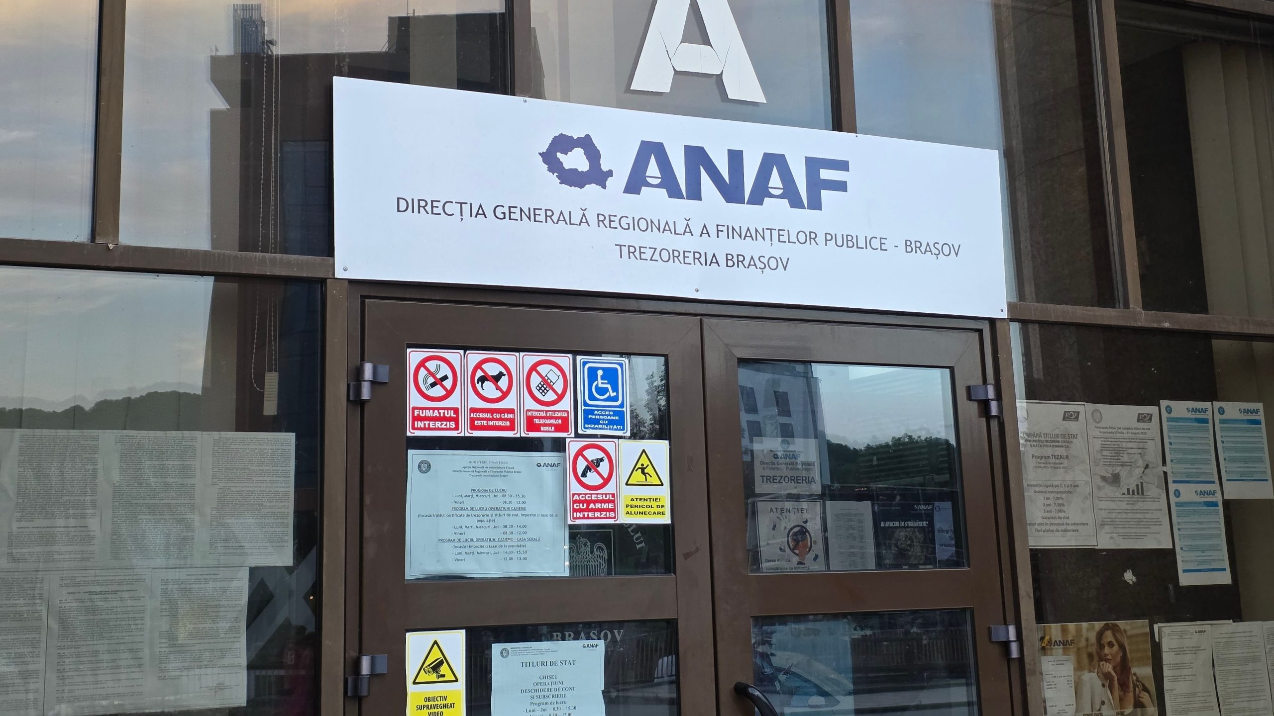 ANAF renunță la magazinele fizice și mută vânzarea bunurilor confiscate pe platforma online e-Licitații