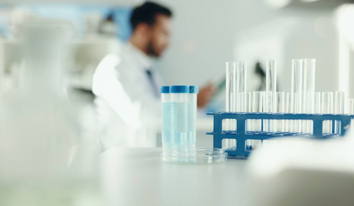 Analize medicale esențiale după 35 de ani pentru prevenirea problemelor grave de sănătate