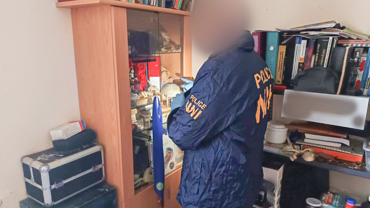 Angajat de spital din Budapesta, arestat pentru canibalism și colecționare ilegală de părți umane