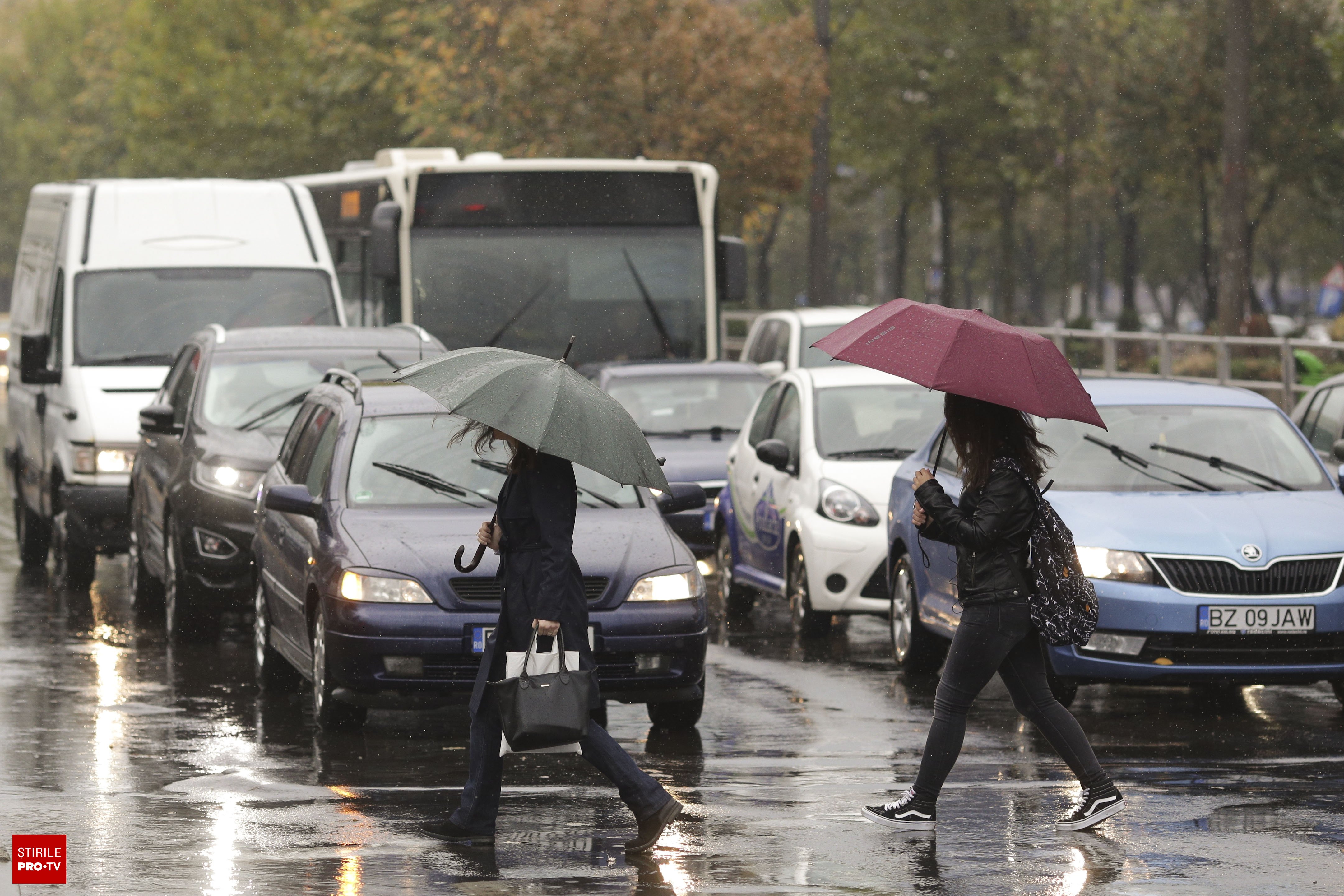 ANM prelungește codul galben de vreme rea în centrul și nord-estul României până luni
