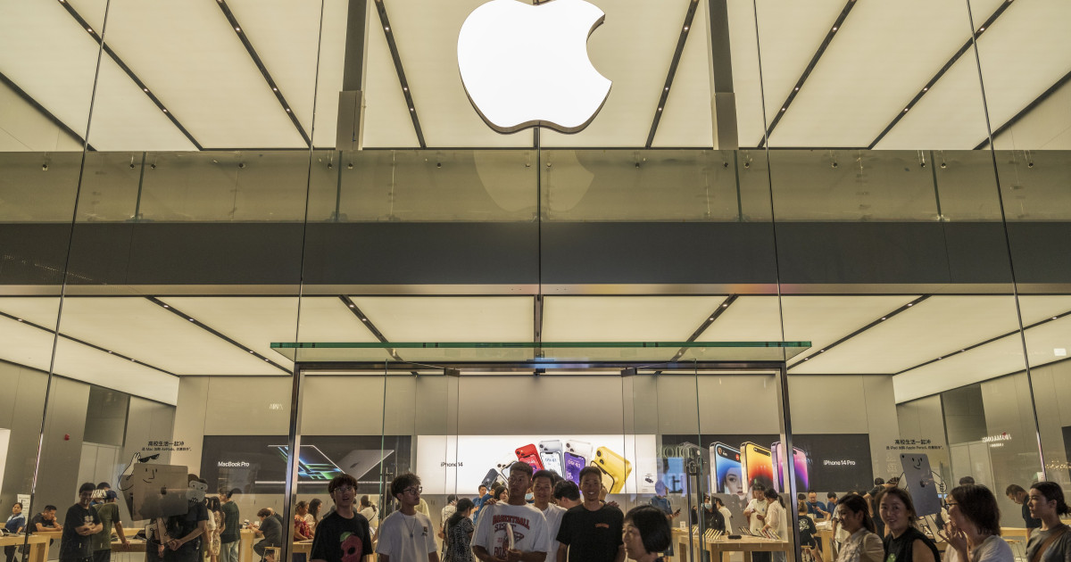 Apple pregătește scumpiri la iPhone din toamnă. Primul model pliabil ar putea costa 2.000 de dolari