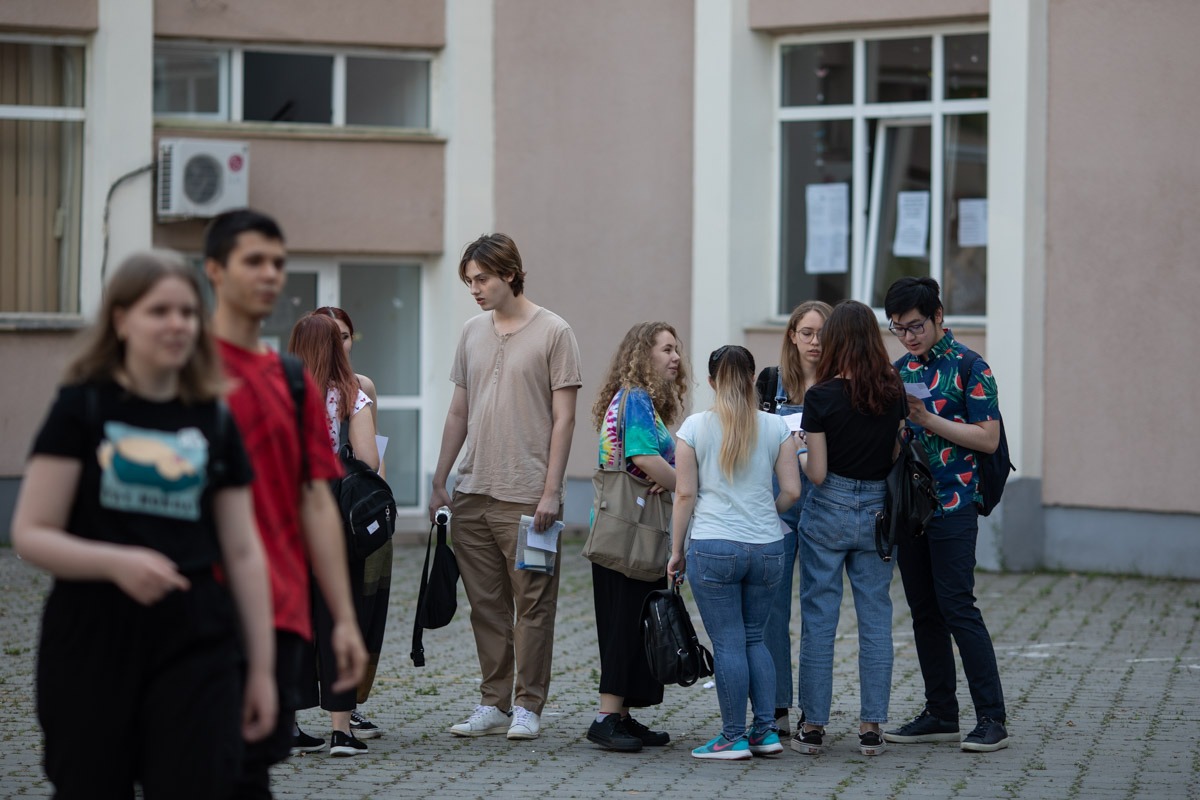 Aproape 15.000 de elevi din clasa a VIII-a nu apar înscriși la Evaluarea Națională 2026