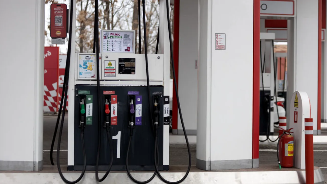 Autoritățile și benzinarii discută prelungirea crizei carburanților; e nevoie de un guvern plin