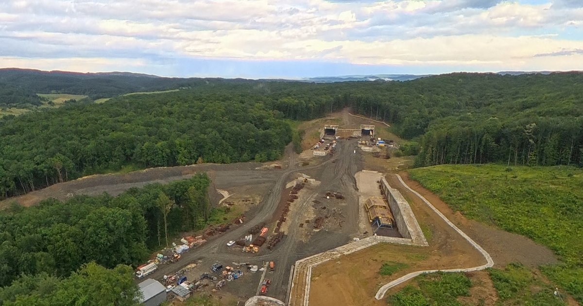 Autostrada cu tuneluri din vest, aproape de final. Rămân de excavat 250 și 500 de metri pe cele două galerii ale tunelului mare