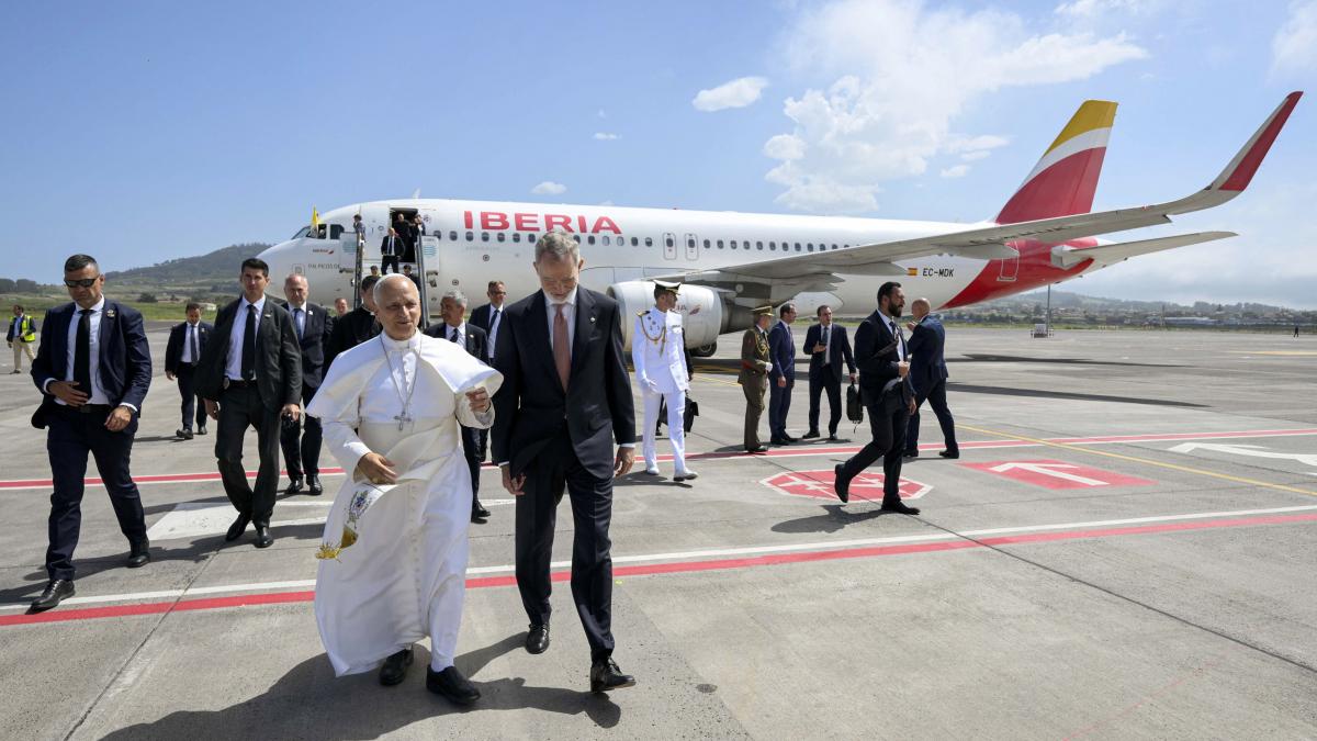 Avionul Papei Leon al XIV-lea s-a stricat în Insulele Canare, înainte de decolarea spre Roma