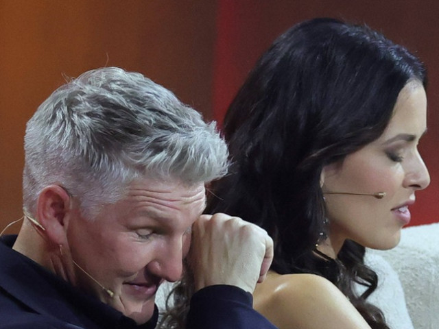 Bastian Schweinsteiger, surprins de paparazzi alături de Silva Kapitanova, după ce s-a zvonit că s-au despărțit