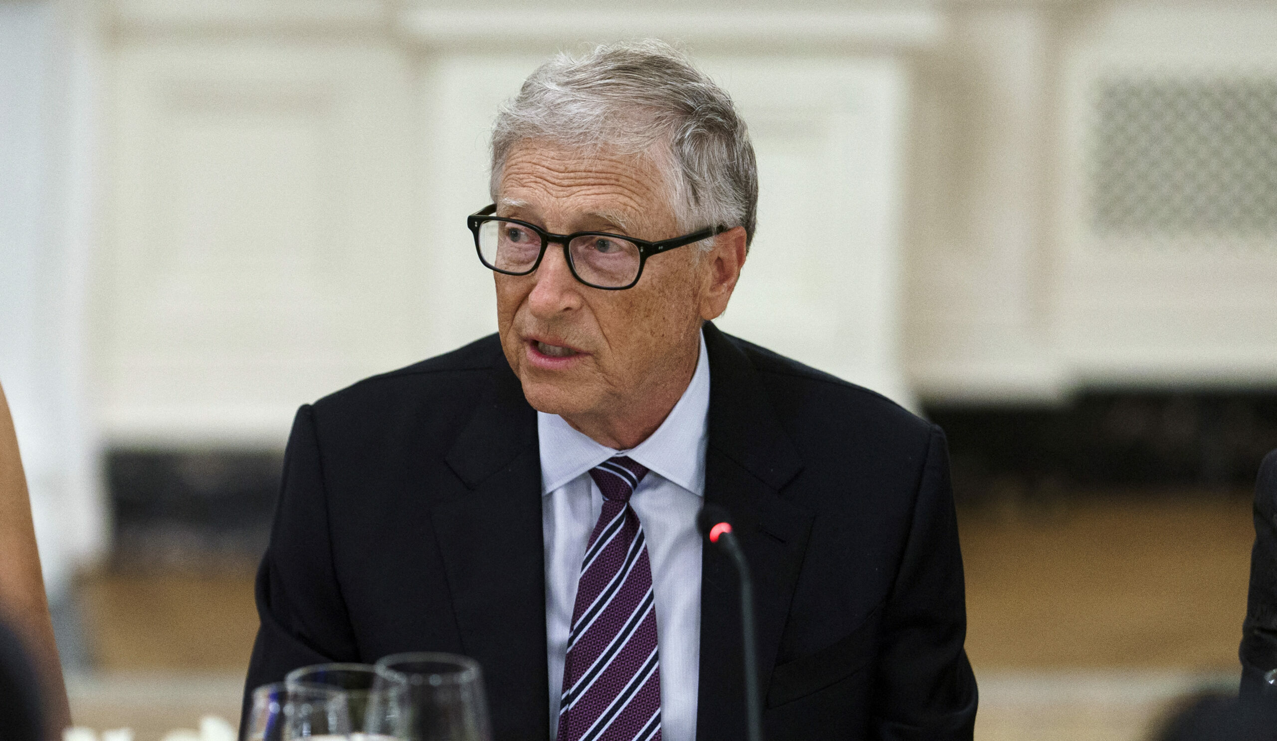 Bill Gates recunoaște că întâlnirile cu Epstein au fost o „gravă eroare de judecată”