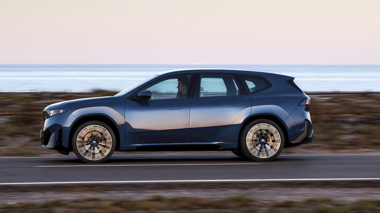 BMW iX3 devine lider în vânzări de SUV-uri electrice premium în Europa, depășind Audi și Polestar