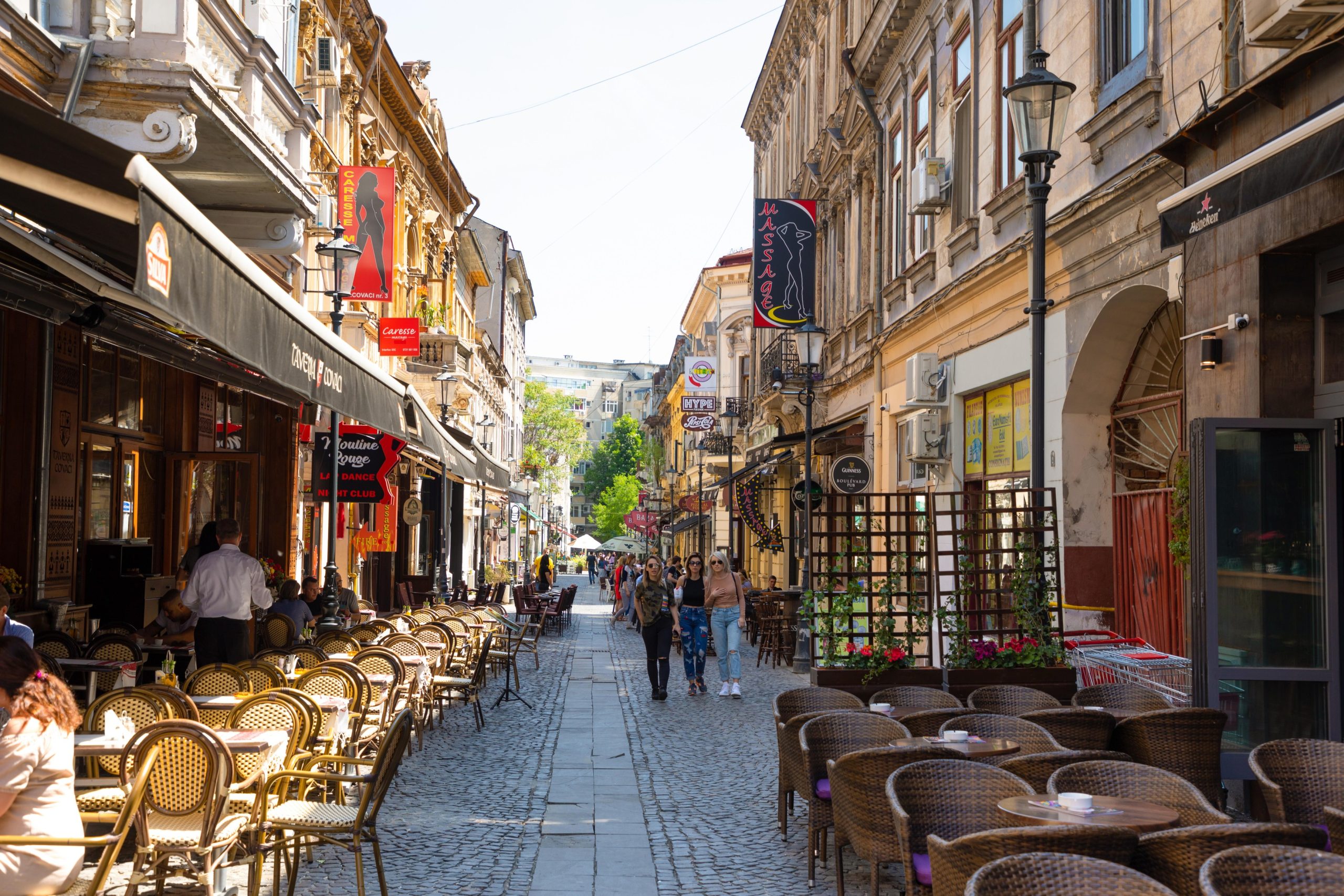 București: terasele ar putea funcționa până la 22:00, muzica după ora 22 interzisă