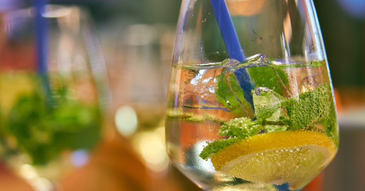 Caniculă și alcool la festivaluri: Franța interzice alcoolul la evenimente, România nu ia măsuri