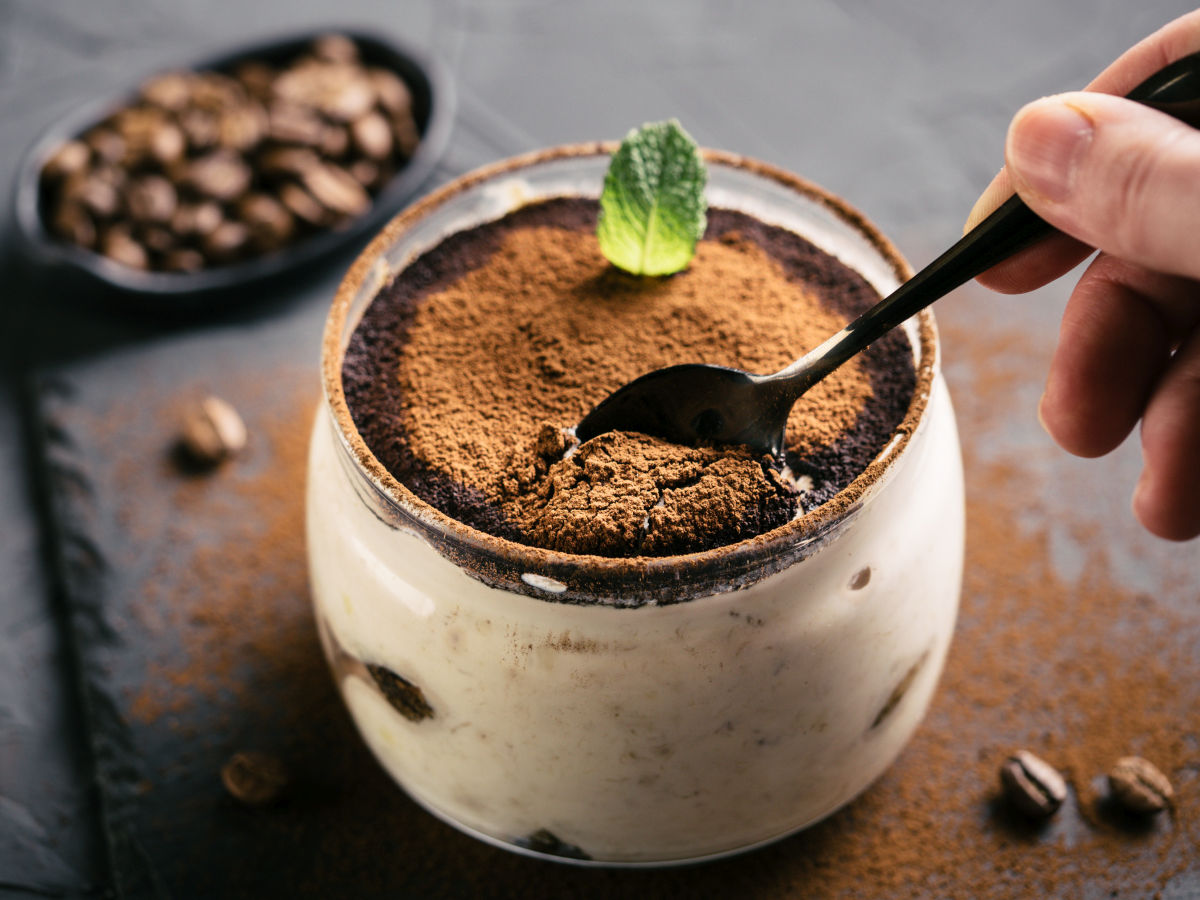 Cheesecake de cafea și ciocolată: rețetă simplă pentru un desert estival rafinat