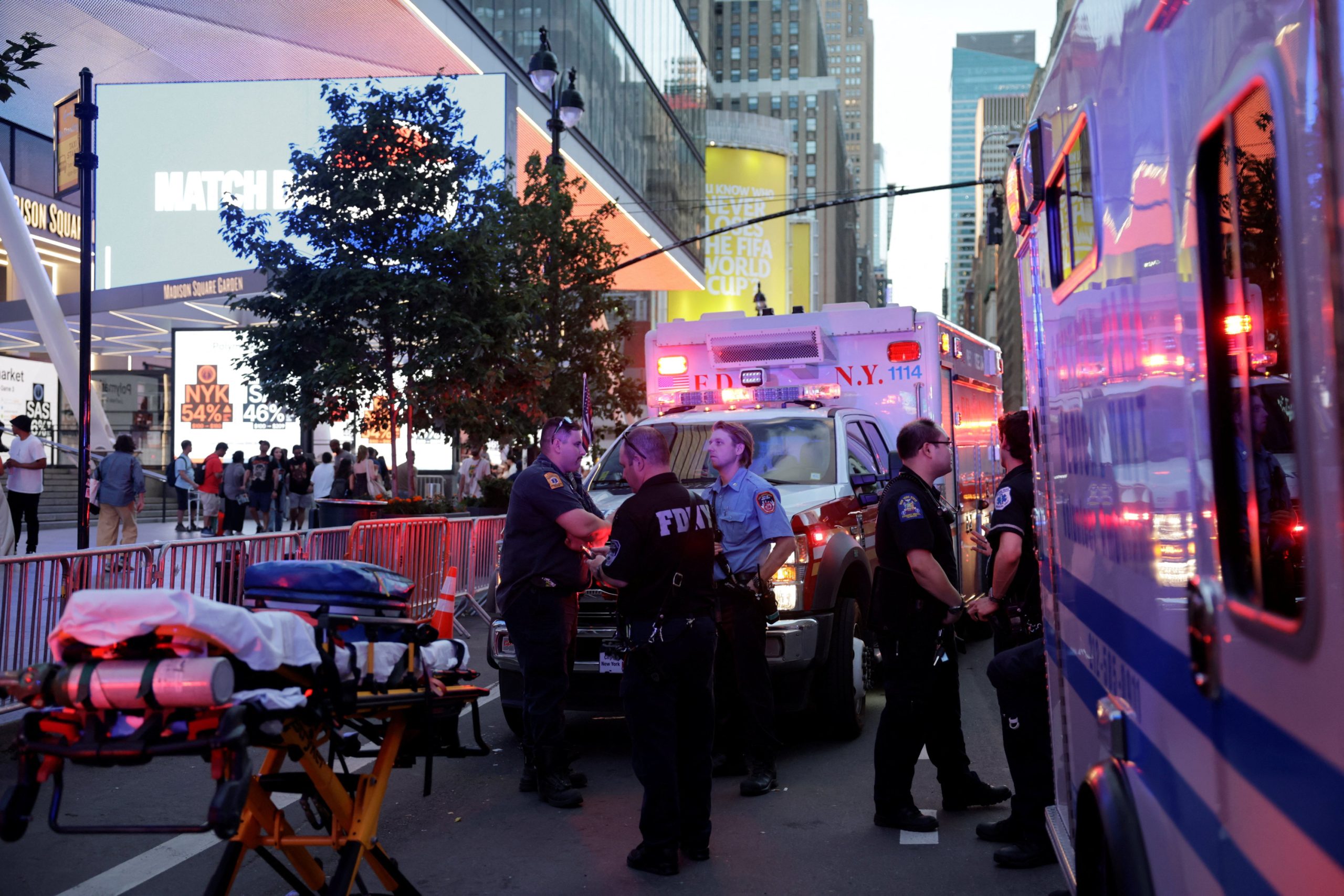 Cinci persoane înjunghiate în gara Penn din New York, înaintea unui meci NBA