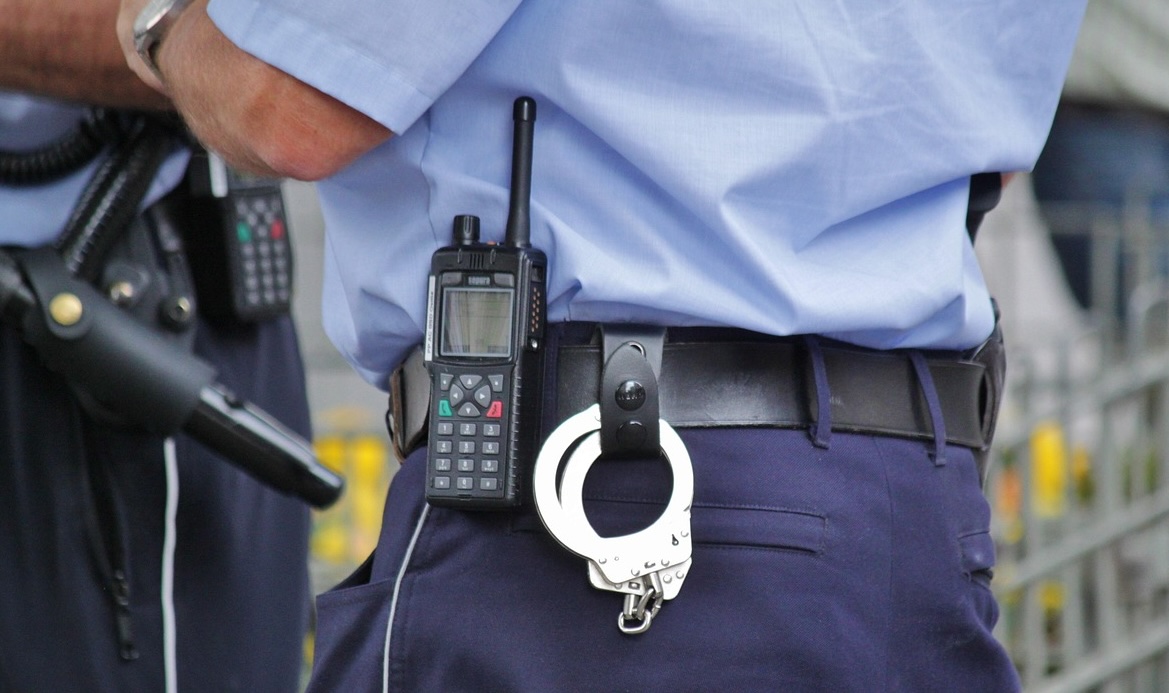 Comisar șef din Poliția Buzău, arestat preventiv pentru mită de 77.500 de lei