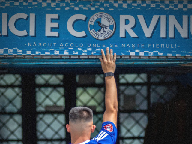 Corvinul Hunedoara a făcut primele două transferuri după promovarea în SuperLigă