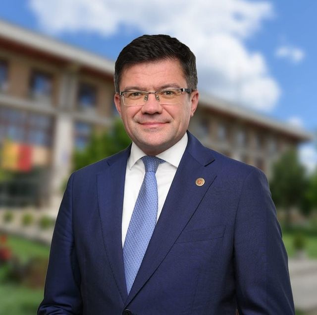 Costel Alexe respinge zvonurile că s-ar alătura „complotului” din PNL și își reafirmă loialitatea