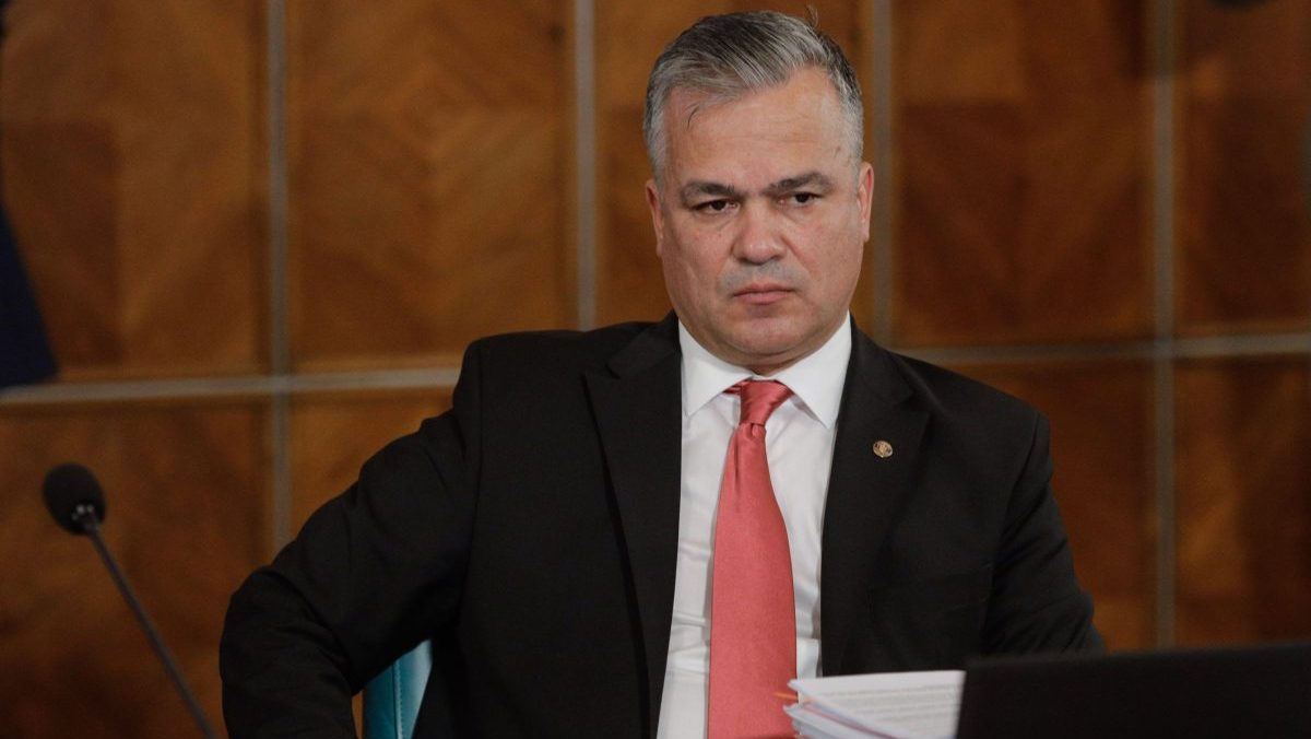 Criza politică din România se adâncește după eșecul lui Veștea la votul de învestitură