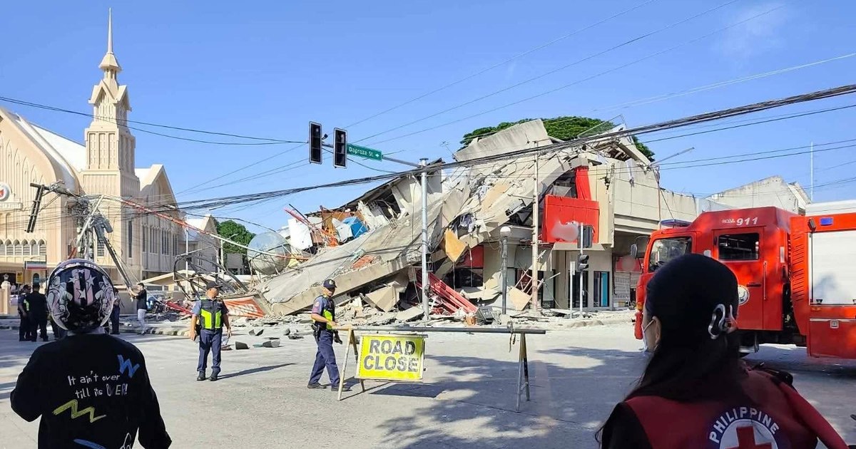 Cutremur de 7,8 în Filipine, urmat de alertă de tsunami. Oamenii au fugit spre zonele înalte