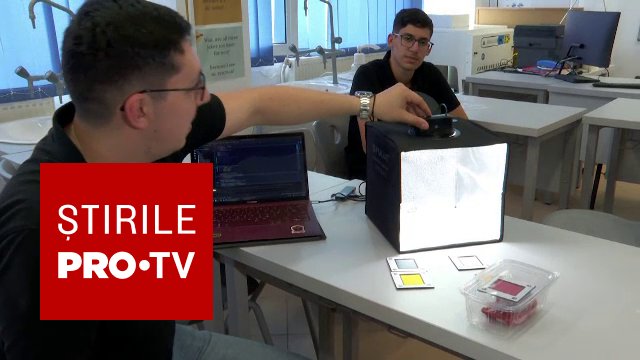 Doi elevi români au creat un senzor care detectează prospețimea cărnii, premiat în SUA