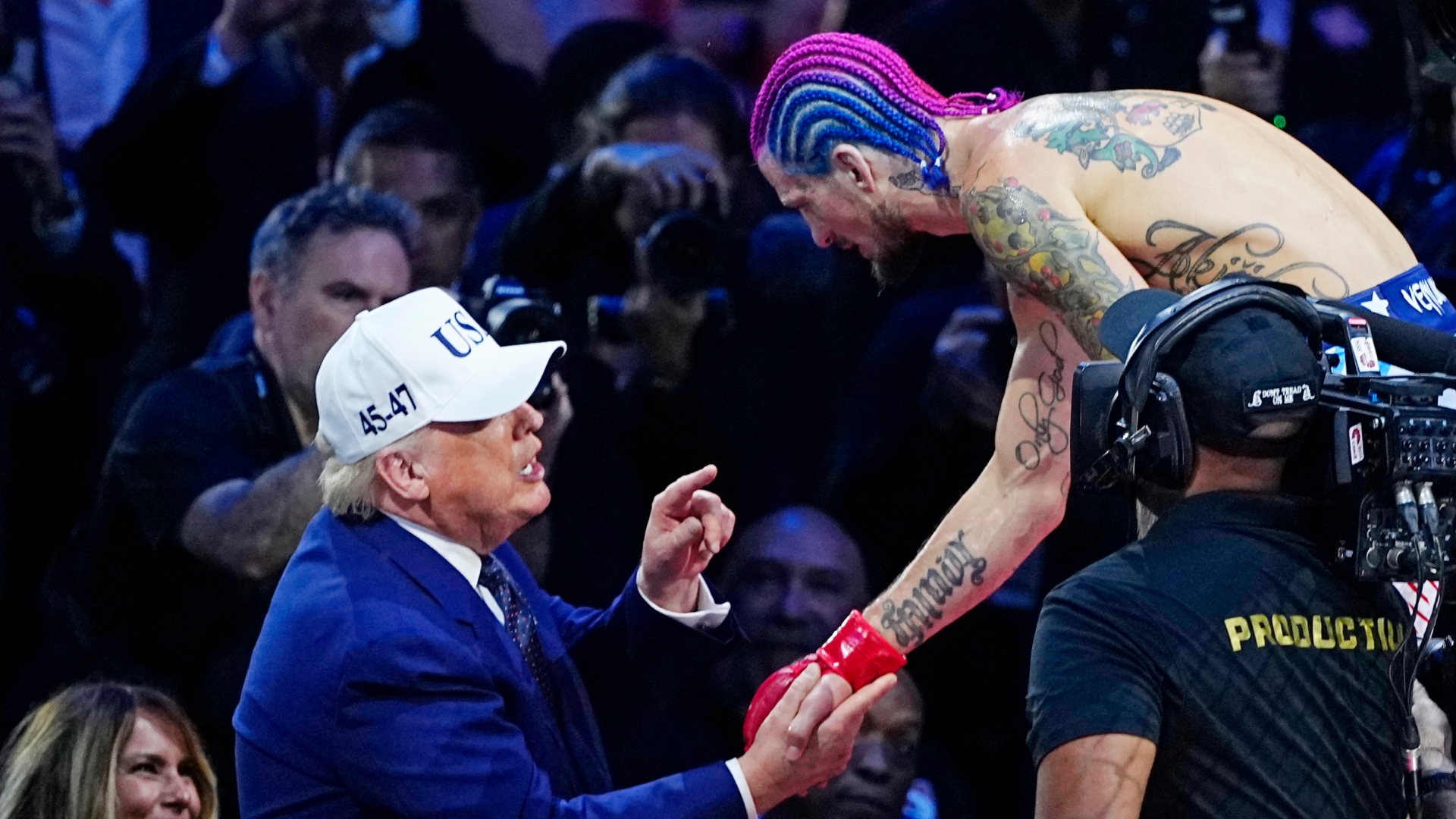 Donald Trump a urcat în ringul UFC la 80 de ani, la Casa Albă. Un luptător a făcut declarații controversate