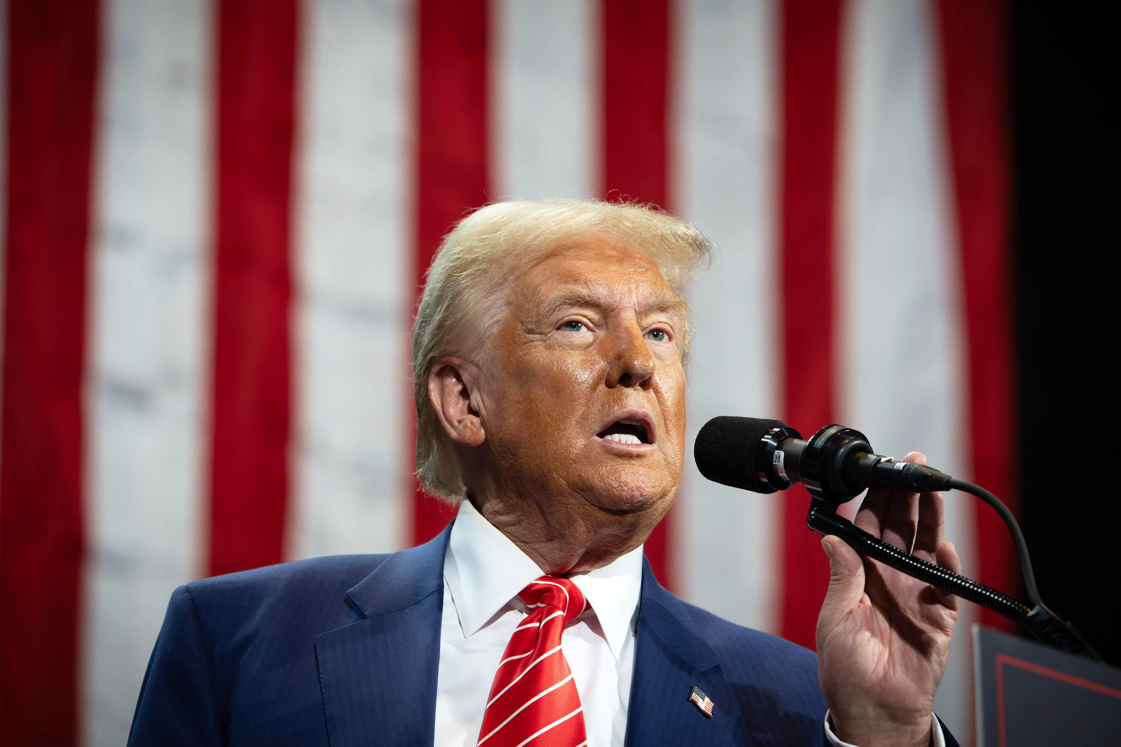 Donald Trump ar urma să semneze un acord de pace cu Iranul în acest weekend. Premierul Pakistanului confirmă textul final