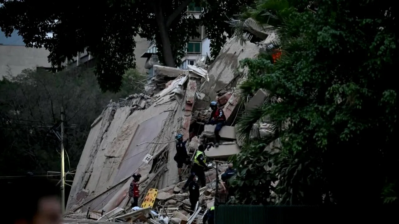 Două seisme devastatoare în Venezuela, magnitudine 7,1 și 7,5, zeci de mii de morți estimați