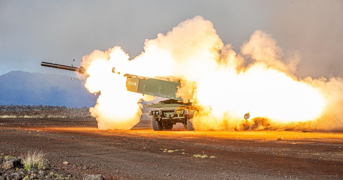 Drone ucrainene cu inteligență artificială depășesc performanțele sistemelor HIMARS