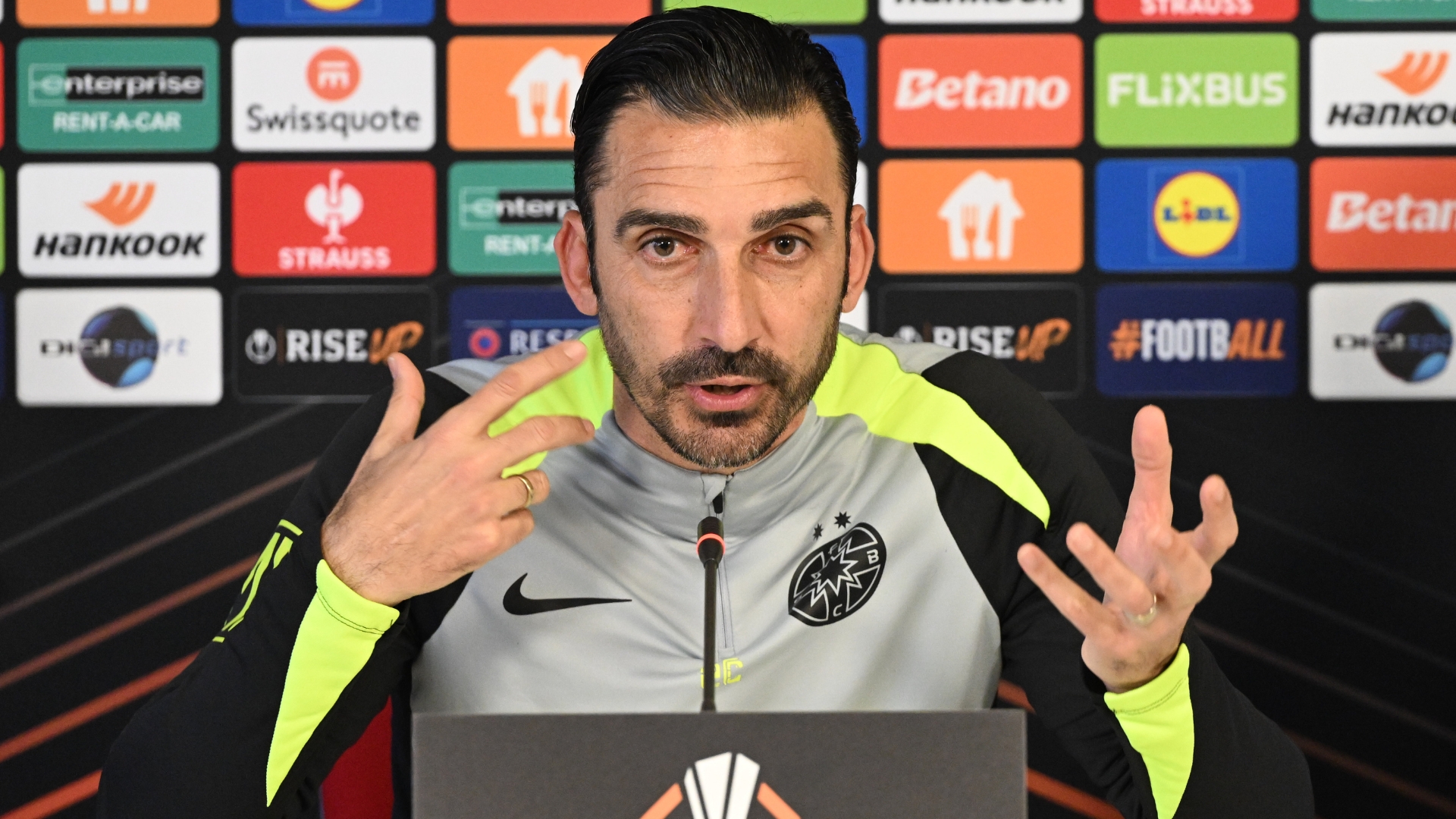 Elias Charalambous, pe lista APOEL pentru postul de antrenor, dar refuză oferta