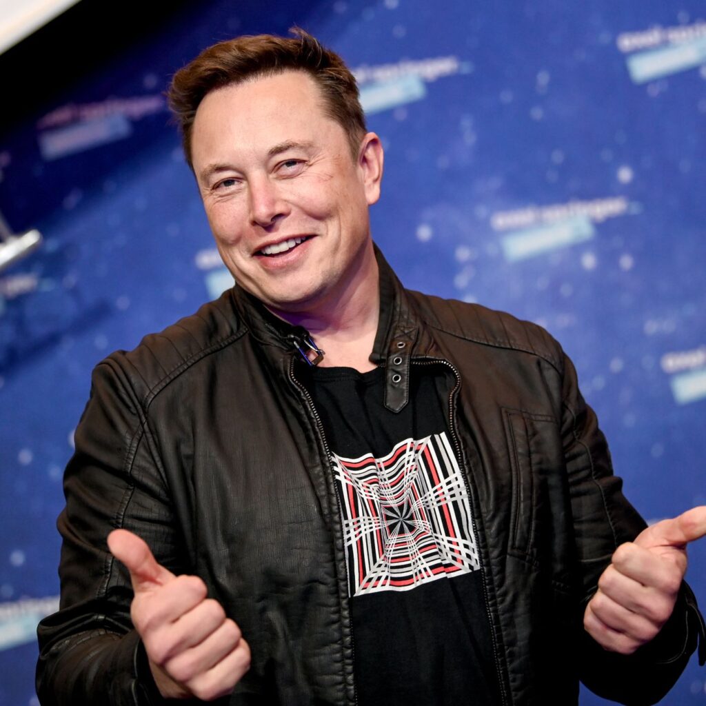 Elon Musk ar putea deveni primul trilionar din istorie după listarea SpaceX
