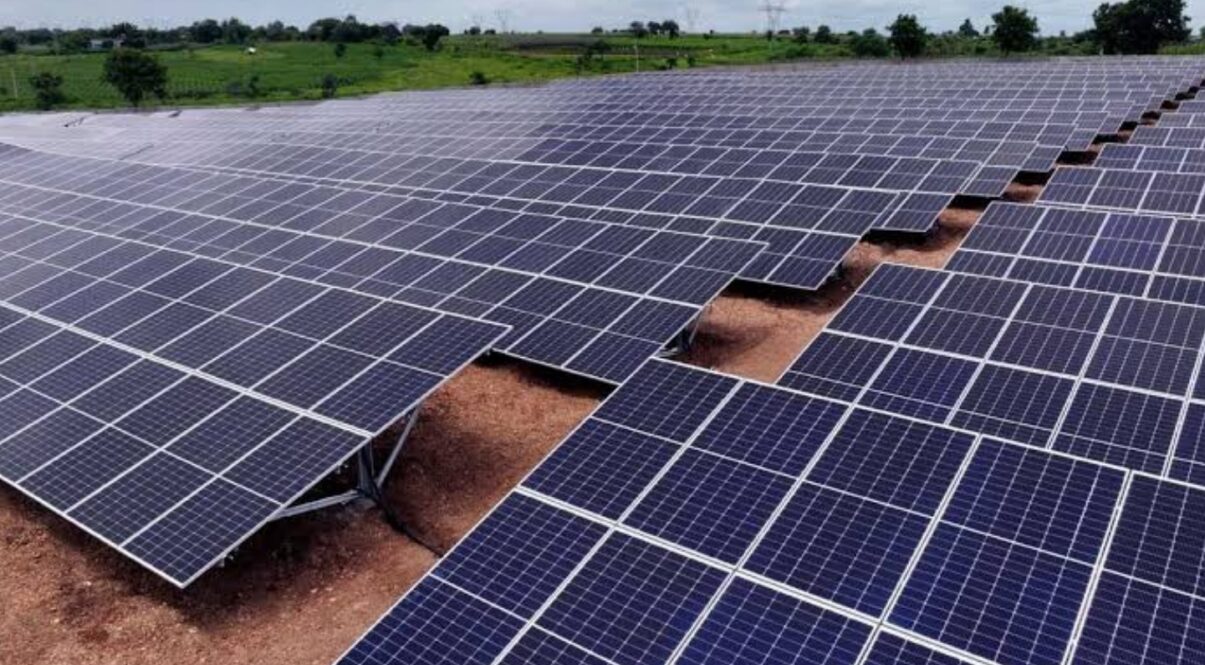 Energia solară a economisit Europei 12,8 miliarde de euro de la începutul războiului cu Iranul