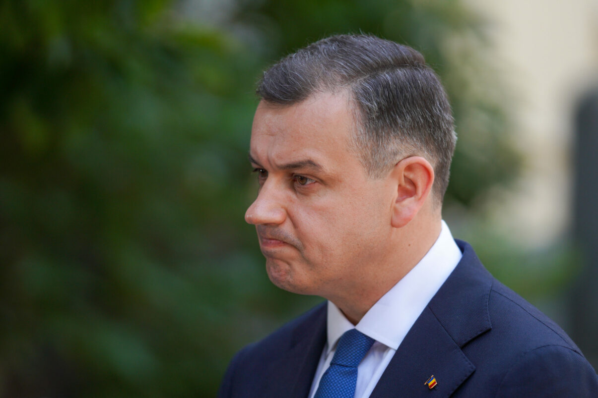 Eugen Tomac: Prin orgoliu politic riscăm să anulăm efortul românilor de a echilibra deficitul bugetar