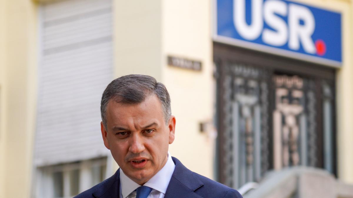 Eugen Tomac spune că peste 200 de parlamentari îl susțin, dar nu dezvăluie partidele. Rămâne hotărât să meargă mai departe