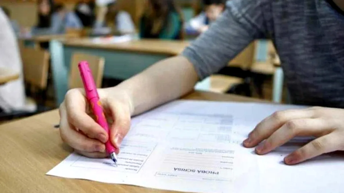 Evaluarea Națională 2026 începe astăzi cu proba scrisă la Limba română pentru elevii de clasa a VIII-a