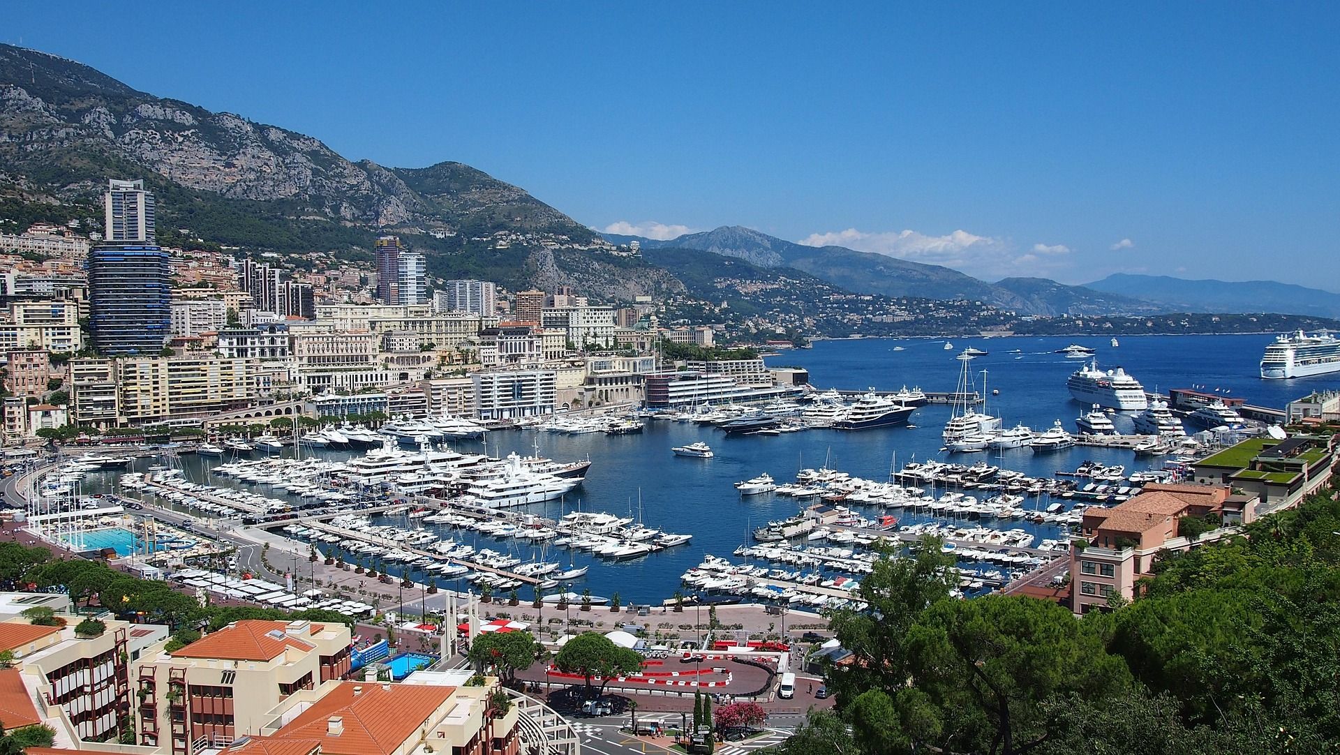 Explozie în Monaco: oligarh ucrainean rănit grav, suspect căutat de poliție