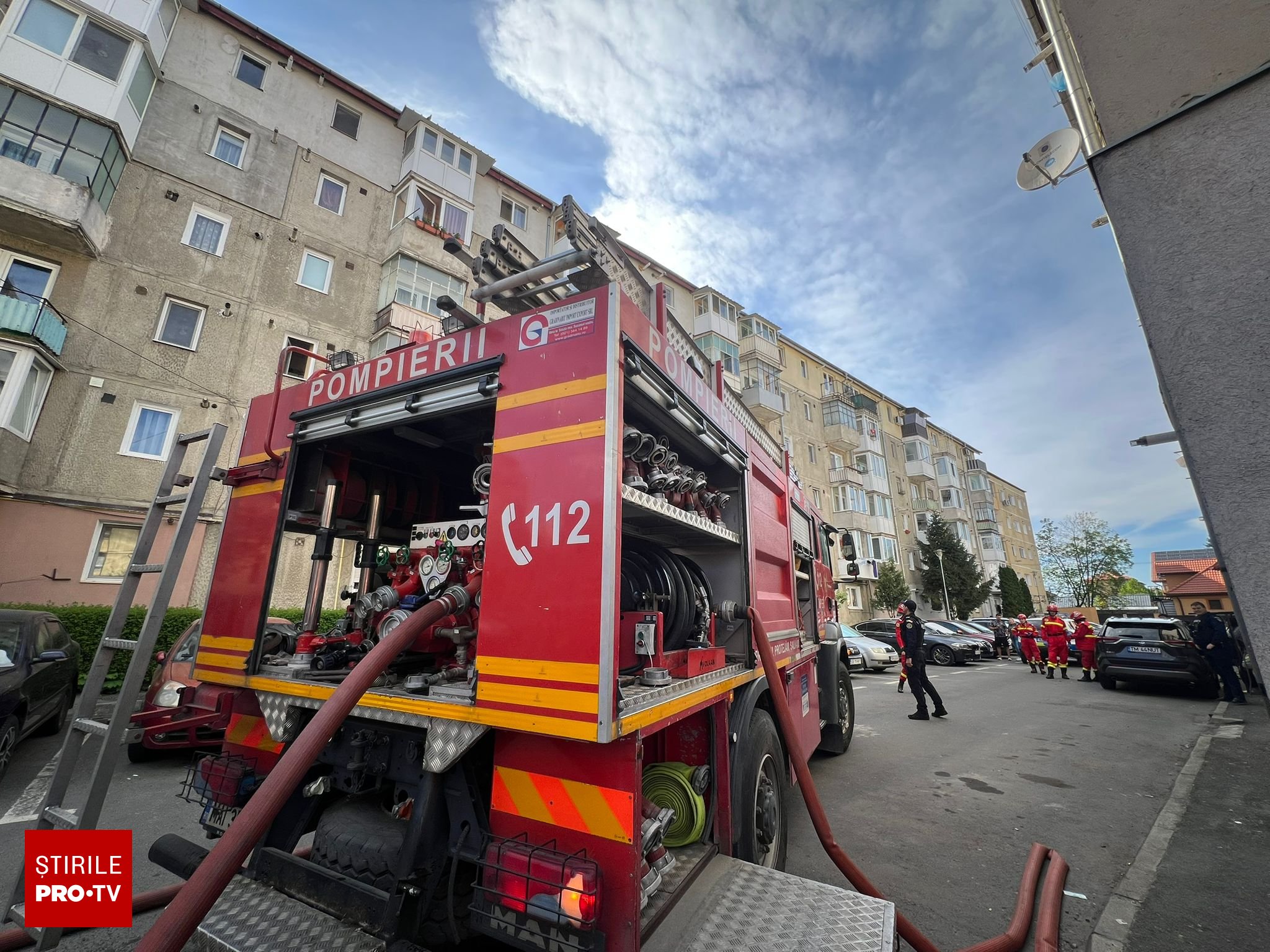 Explozie urmată de incendiu într-un bloc din Timișoara: 3 răniți, 43 de persoane evacuate