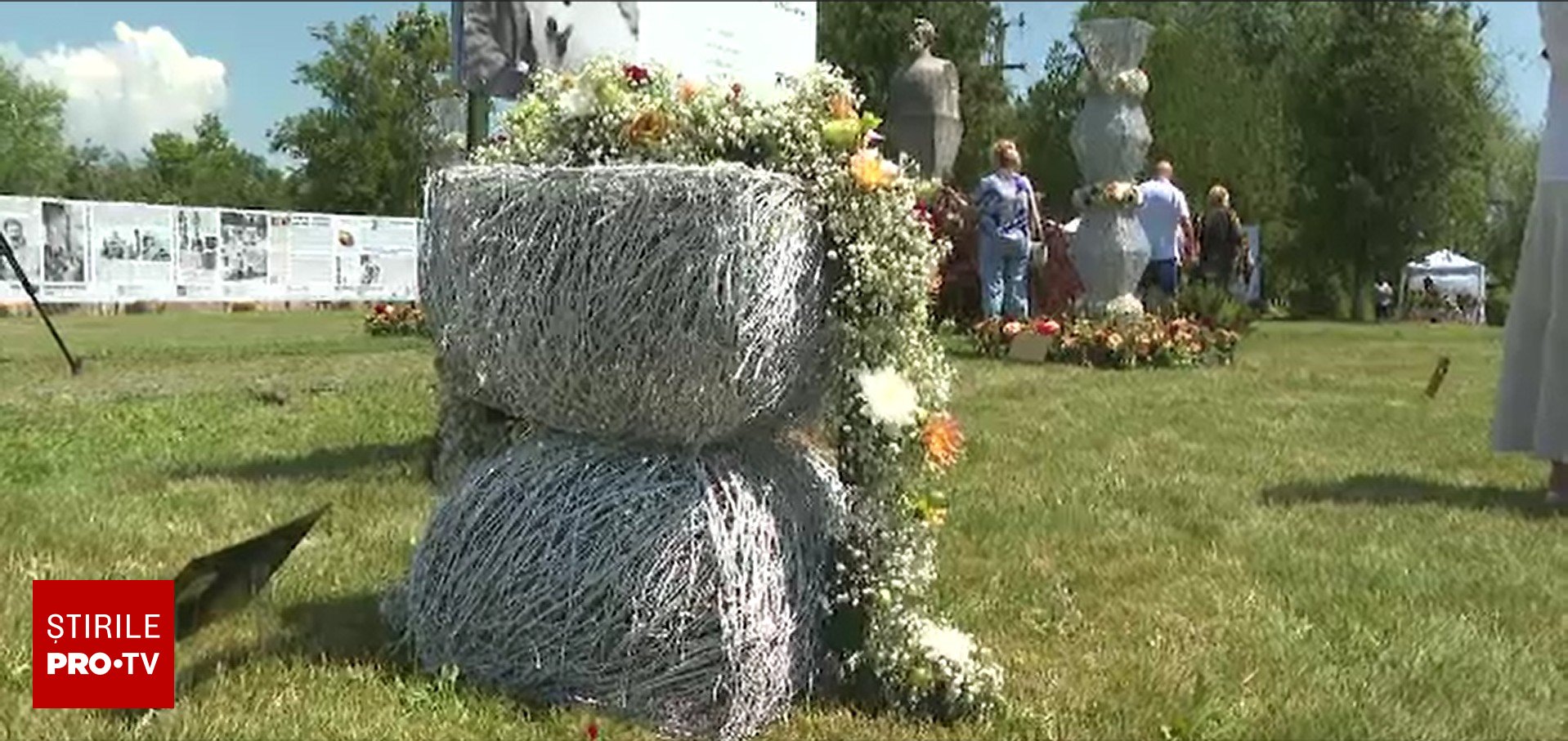 Expoziție florală Brâncuși la Hobița, de 150 de ani de la nașterea sculptorului