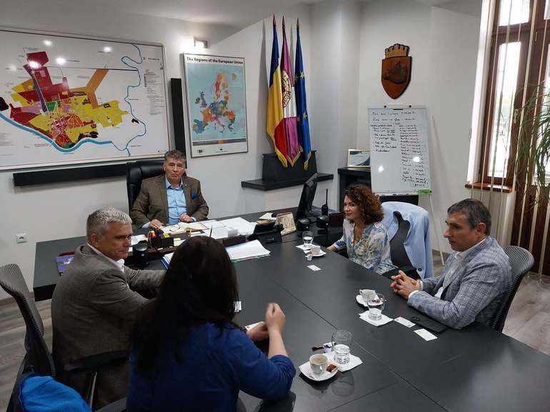 Fabrica Interpipe din Roman, repornită de miliardarul ucrainean Victor Pinchuk, vrea să crească producția și să angajeze