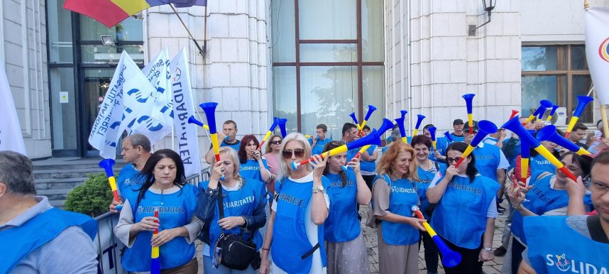 Federația Solidaritatea cere creșterea cu 50% a coeficienților de salarizare pentru angajații din Ministerul Finanțelor și anunță protest
