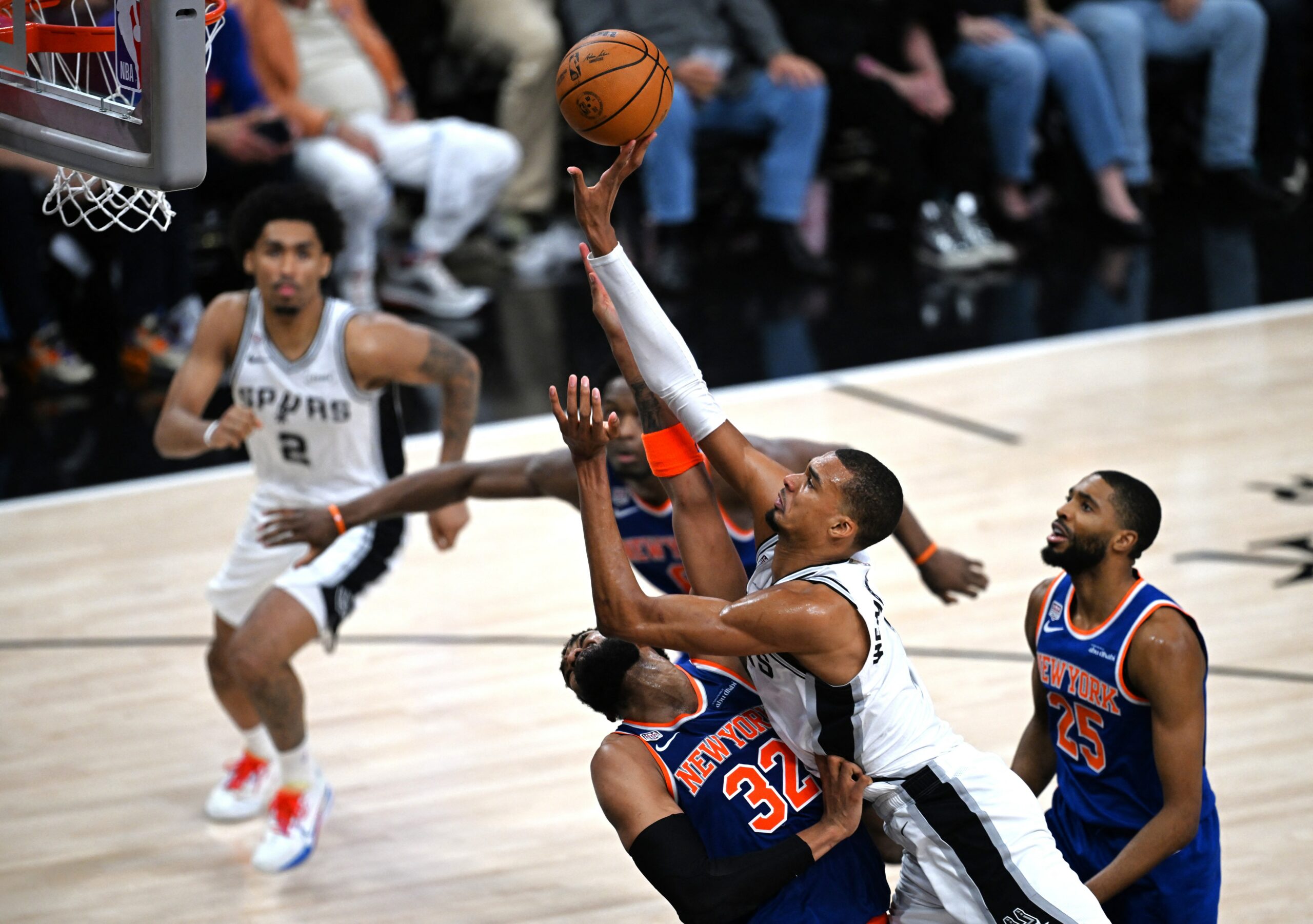 Finala NBA: San Antonio Spurs învinge New York Knicks la Madison Square Garden, 115-111