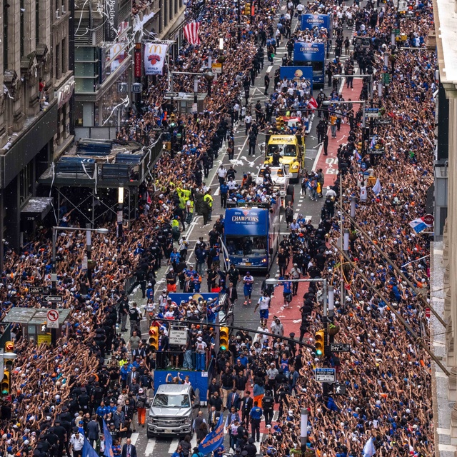 Focuri de armă în Times Square în timpul paradei Knicks, fără răniți