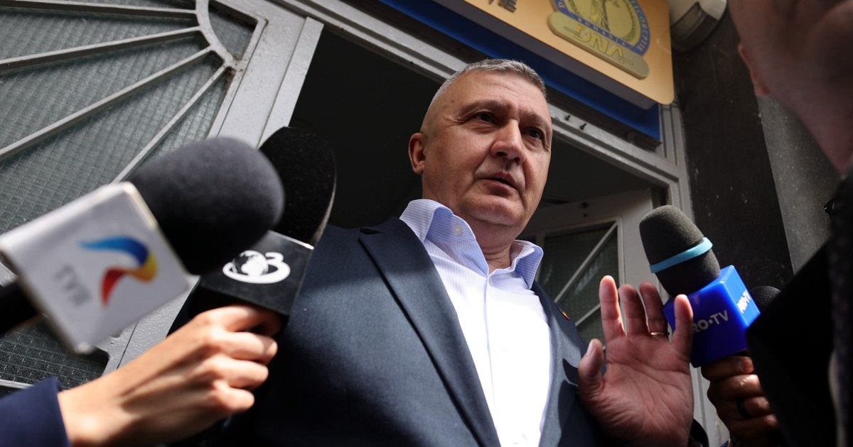 Generalii Gheorghiță Vlad și Iulian Berdilă cer pensia după ce DNA i-a pus sub urmărire penală pentru corupție