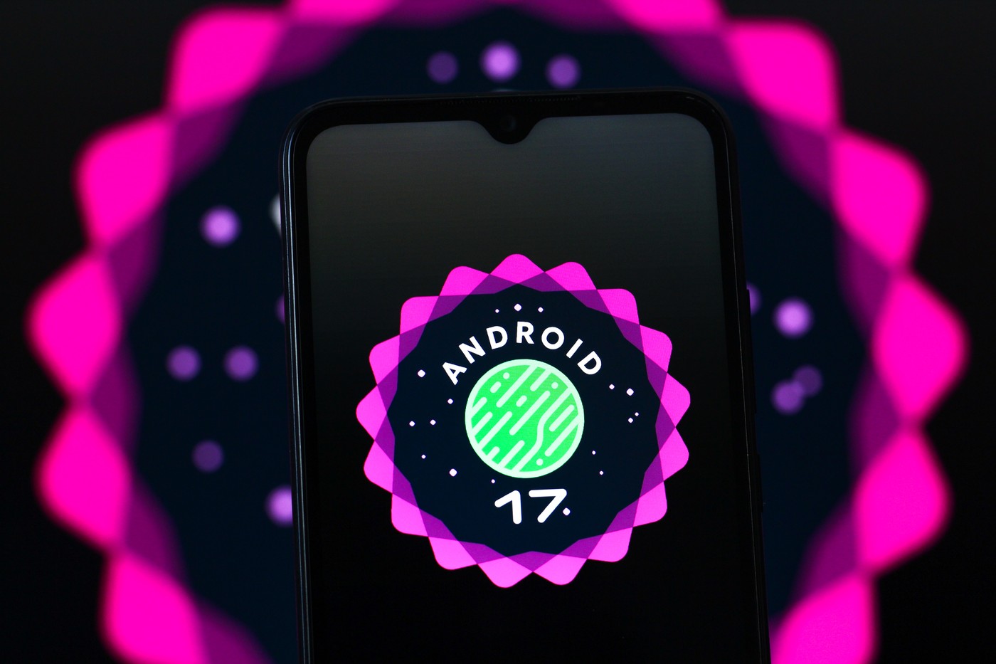 Google lansează Android 17 pentru Pixel, cu funcția Bubbles și AI generativ