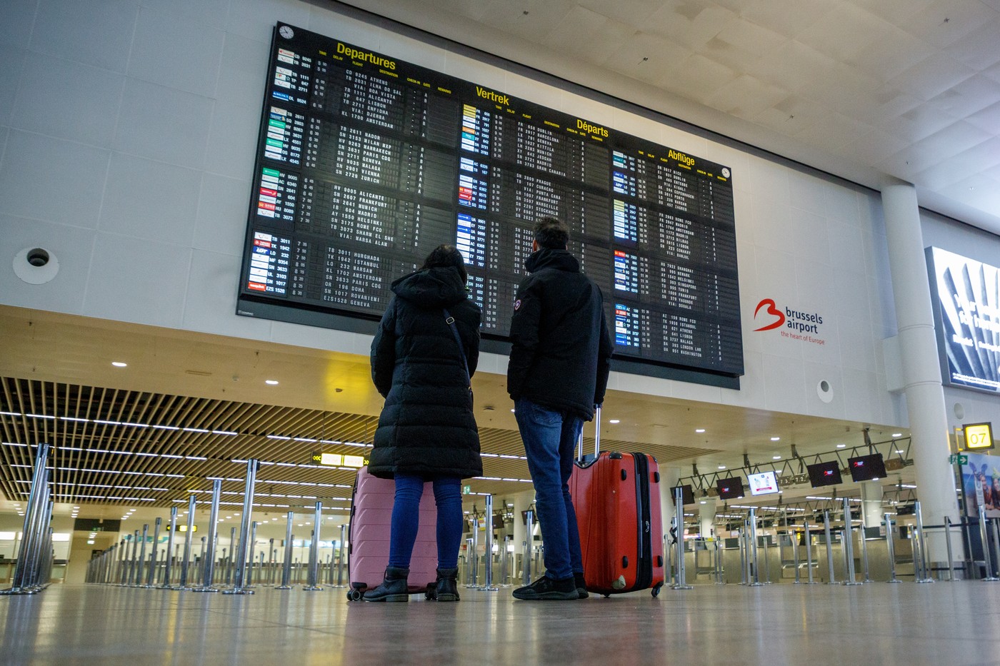 Grevă spontană a controlorilor de trafic aerian din Belgia: zboruri anulate între 14:00 și 21:00