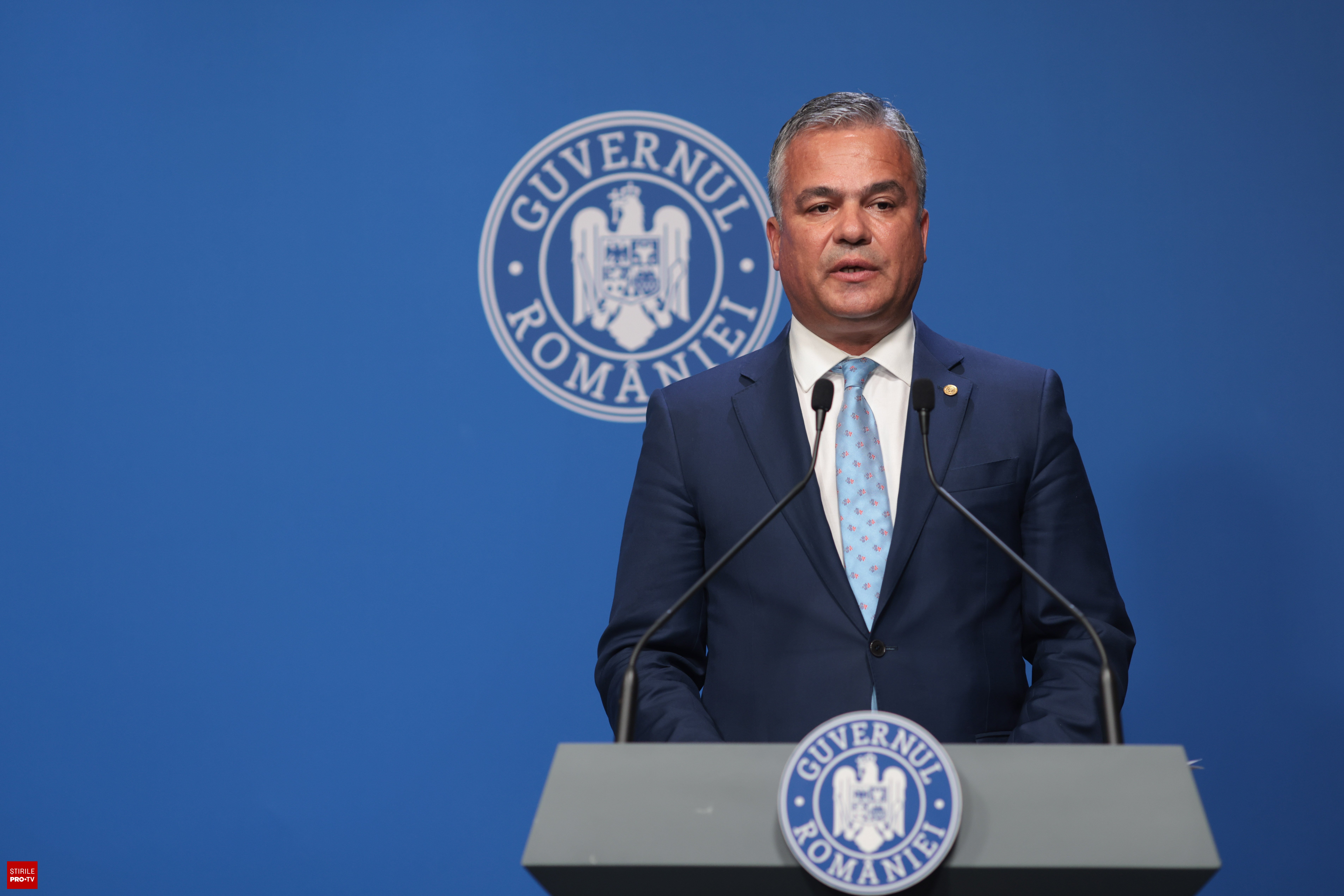Guvernul Veștea ajunge azi în Parlament. Voturile AUR, decisive pentru învestitură
