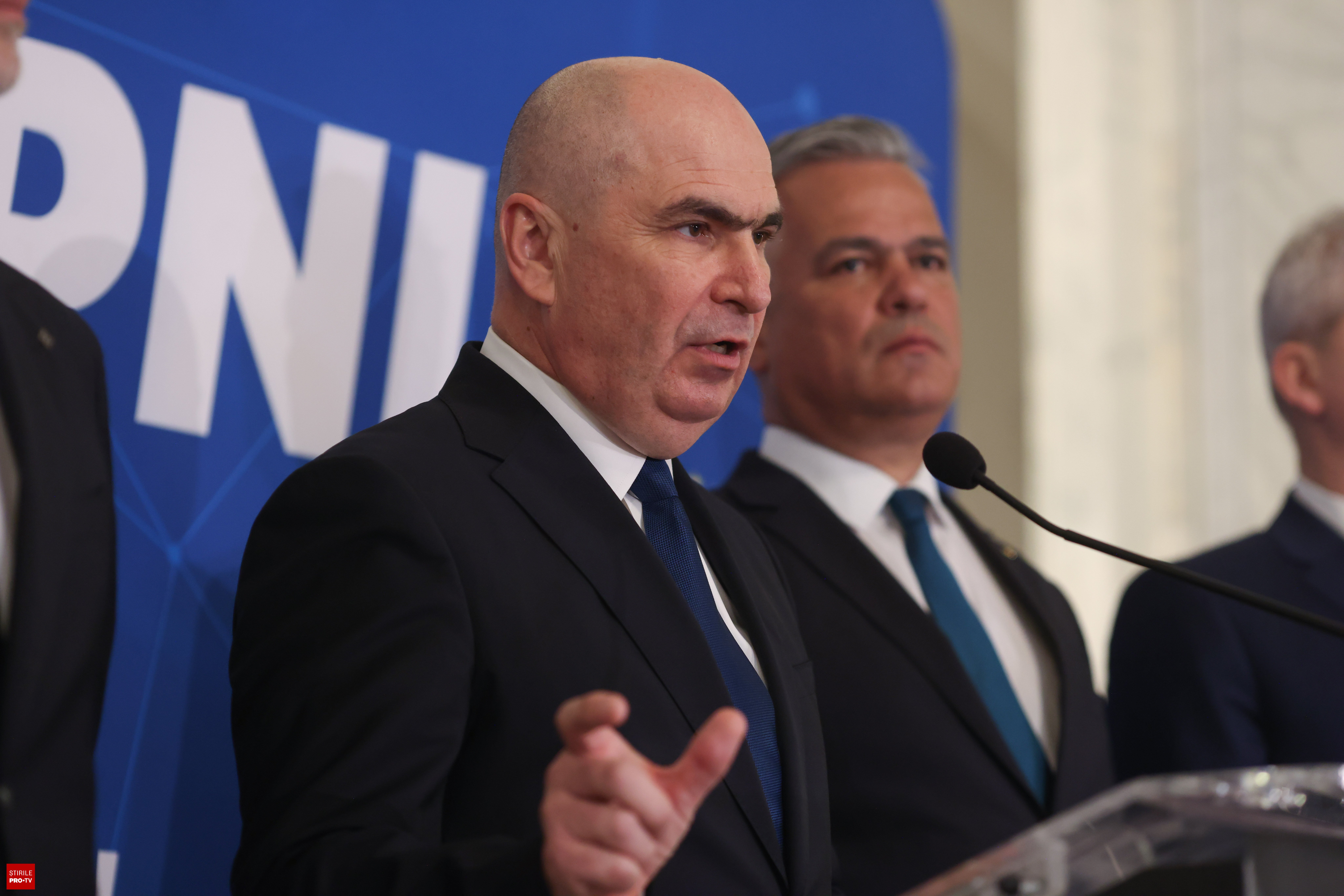 Ilie Bolojan îi dă lui Adrian Veștea ultimatum până marți dimineața: „Depune mandatul până la ora 10:00”