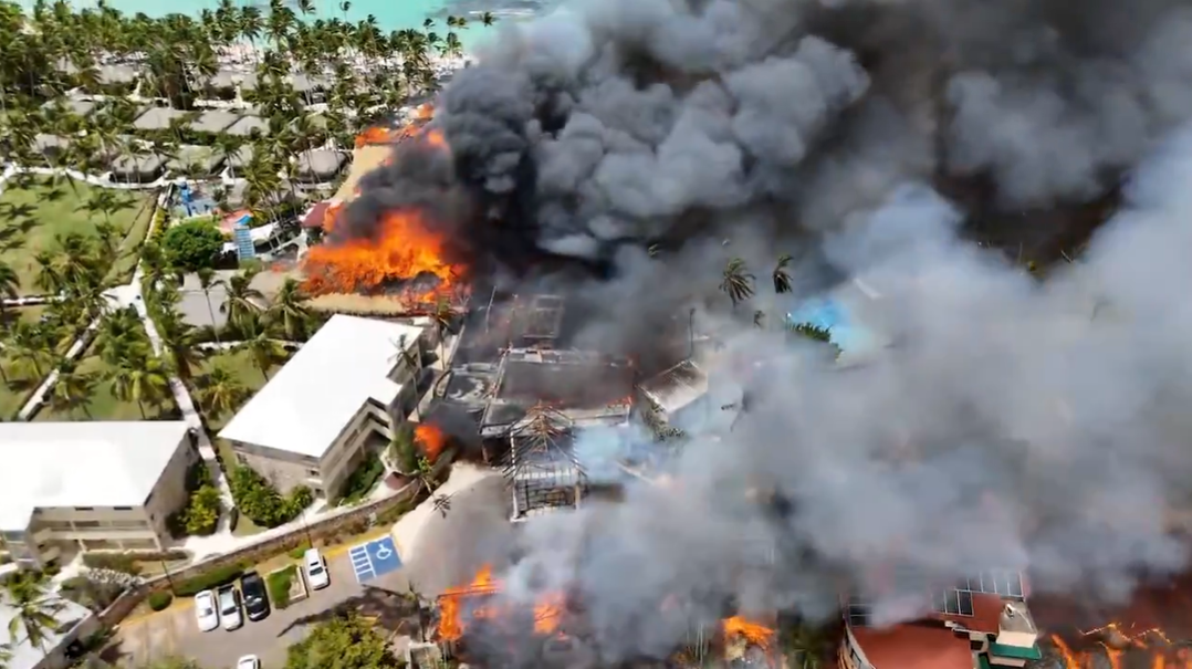 Incendiu devastator într-un complex turistic de lux din Republica Dominicană: o turistă italiană a murit