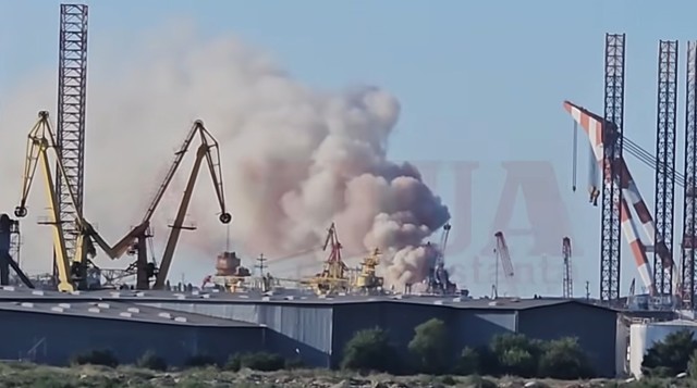 Incendiu la un depozit de fier vechi din Portul Agigea. Locuitorii, avertizați prin RO-Alert